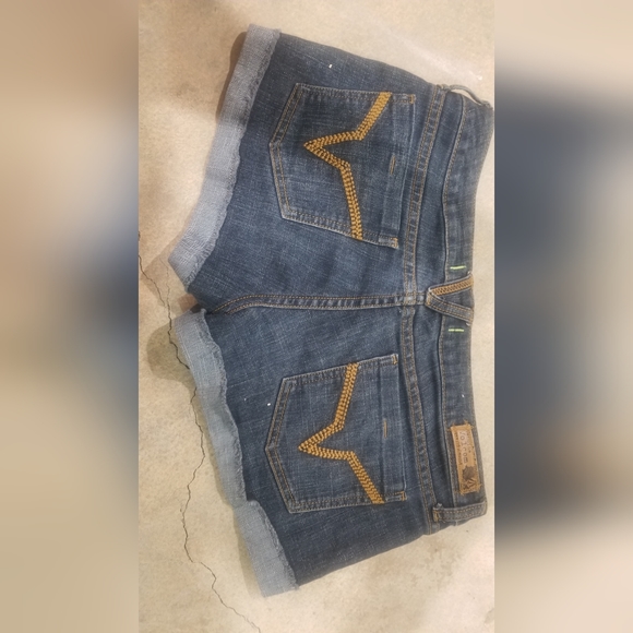 Volcom shorts - Picture 2 of 3